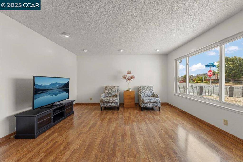 Vallejo, CA 94589,316 Meadows Dr