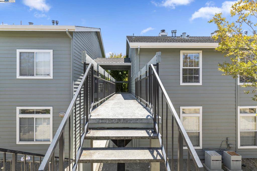 Pleasanton, CA 94588,7710 Canyon Meadow Cir #D