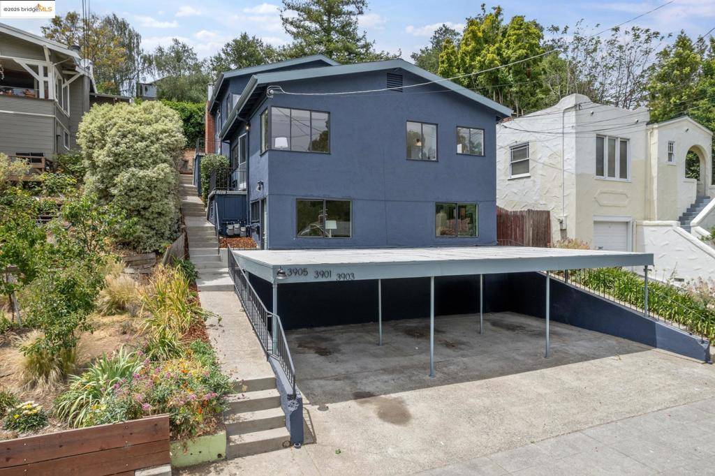 Oakland, CA 94602,3903 Canon Ave