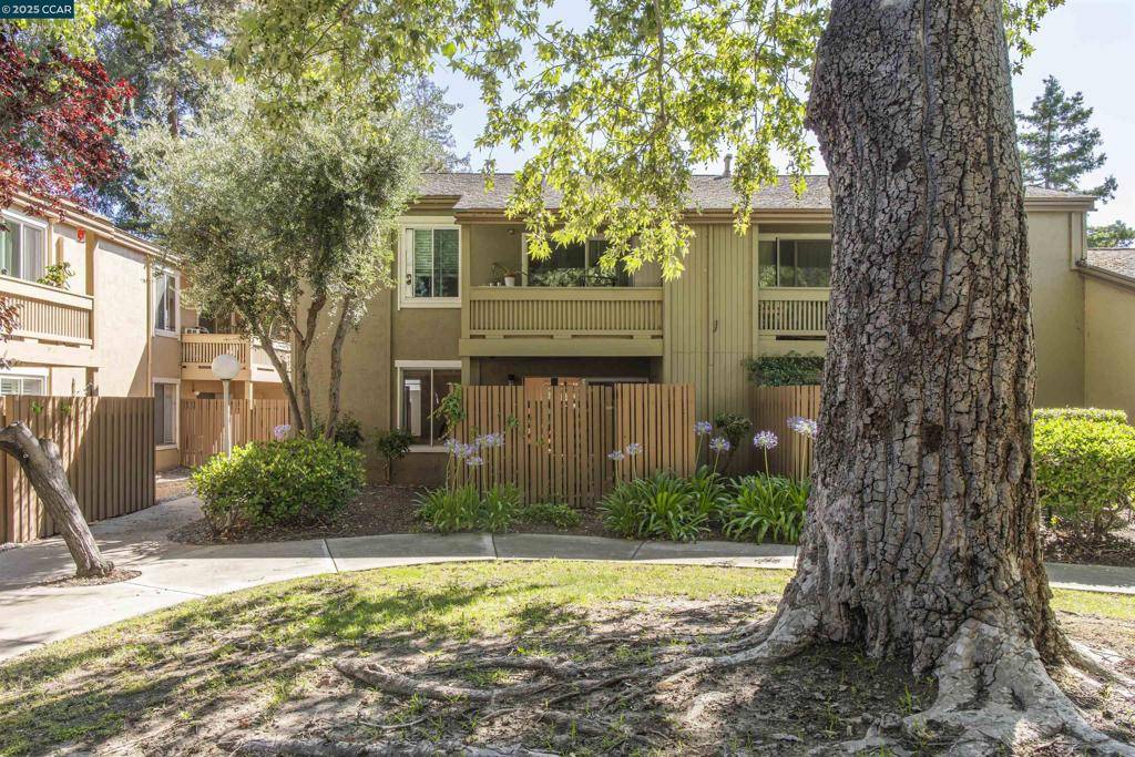 Concord, CA 94518,810 Oak Grove #113
