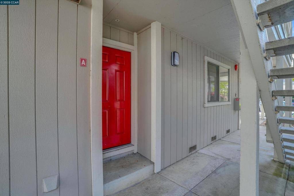 Walnut Creek, CA 94597,2725 Oak Rd