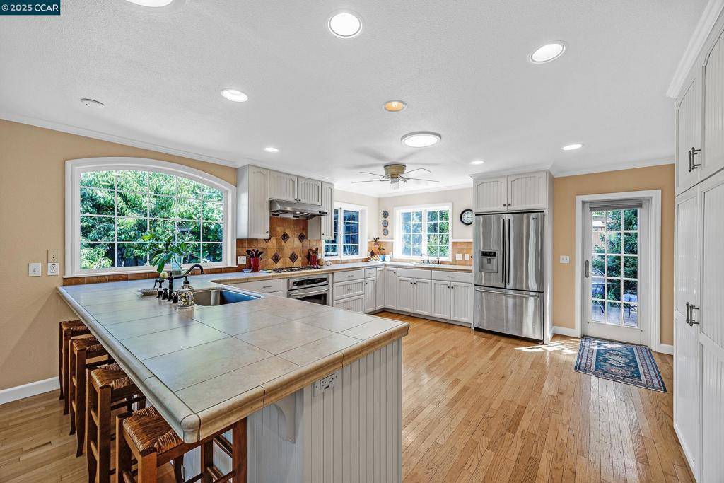 Pleasanton, CA 94588,6129 Crater Lake Ct