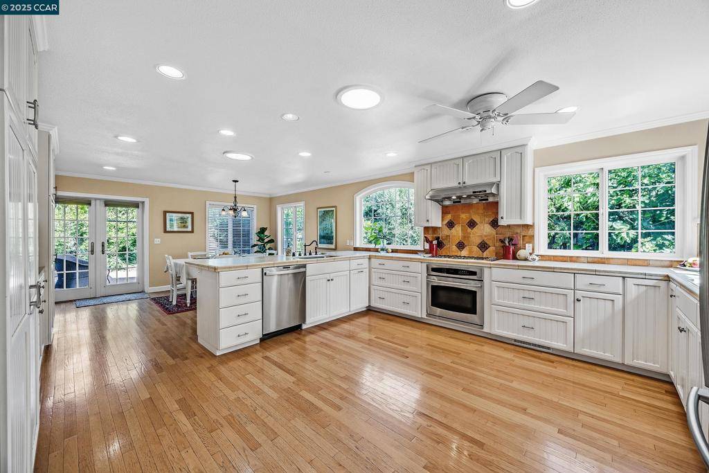 Pleasanton, CA 94588,6129 Crater Lake Ct