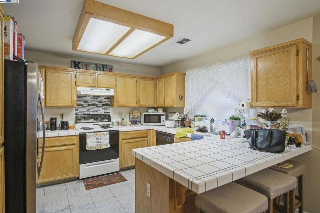Gustine, CA 95322,1460 Portsmouth Ln