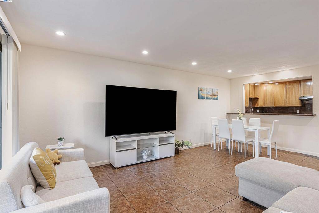Castro Valley, CA 94546,2500 Miramar Ave #205