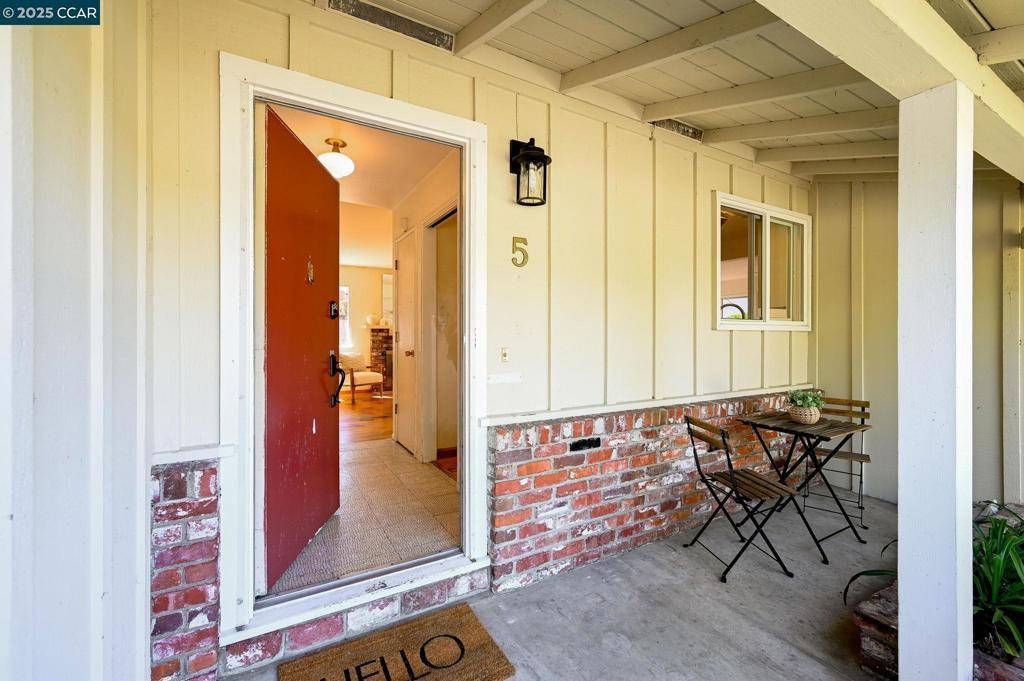 Moraga, CA 94556,5 Dickenson Dr