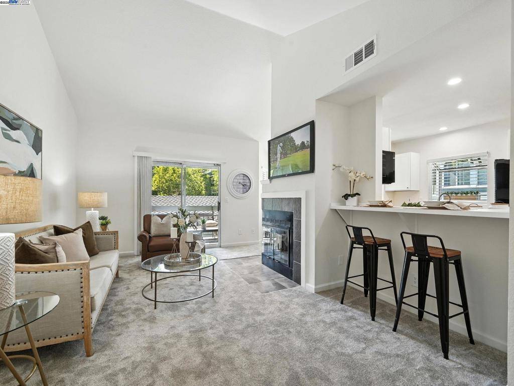 Pleasanton, CA 94588,7635 Canyon Meadow Cir #F