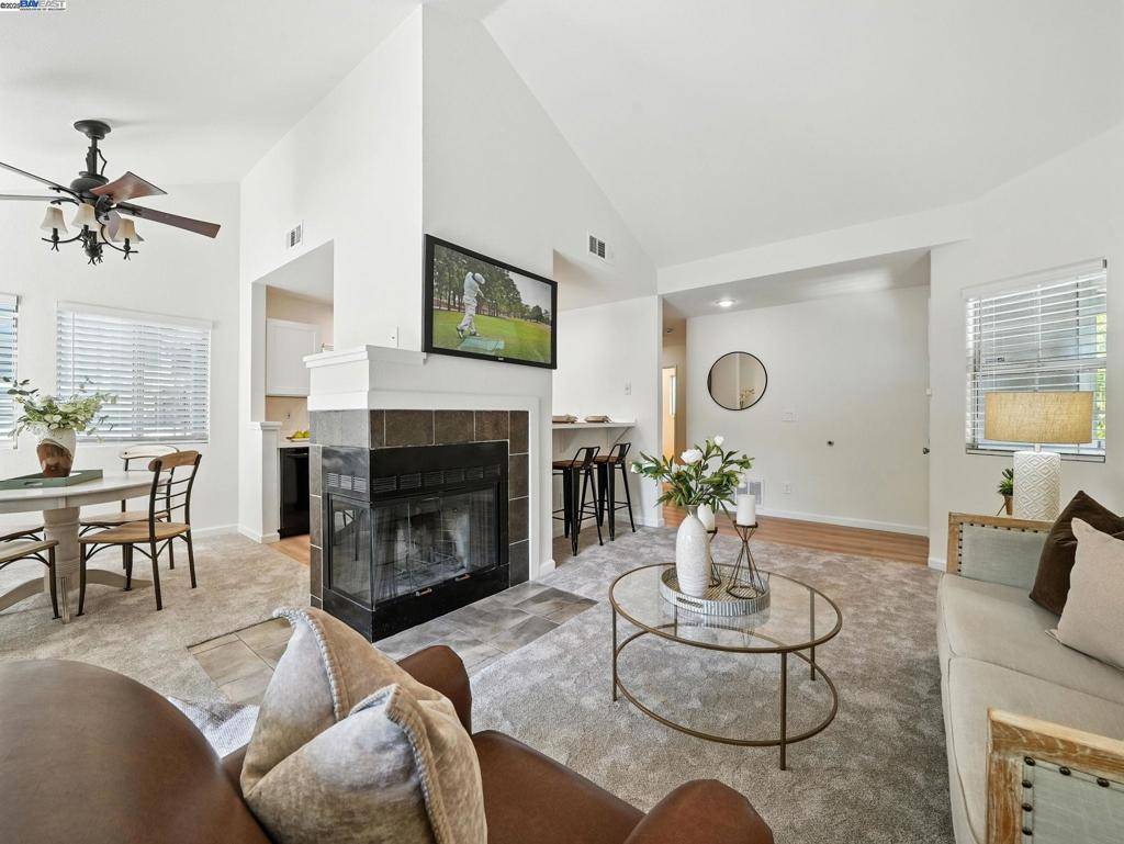 Pleasanton, CA 94588,7635 Canyon Meadow Cir #F