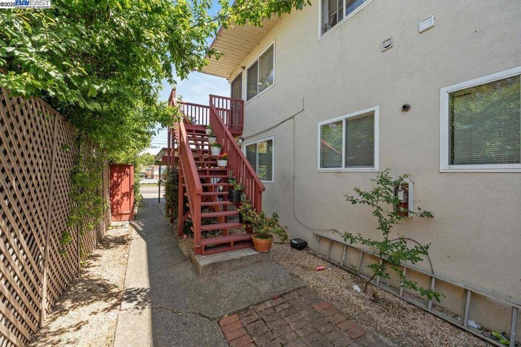 Richmond, CA 94804,317 S 26Th St