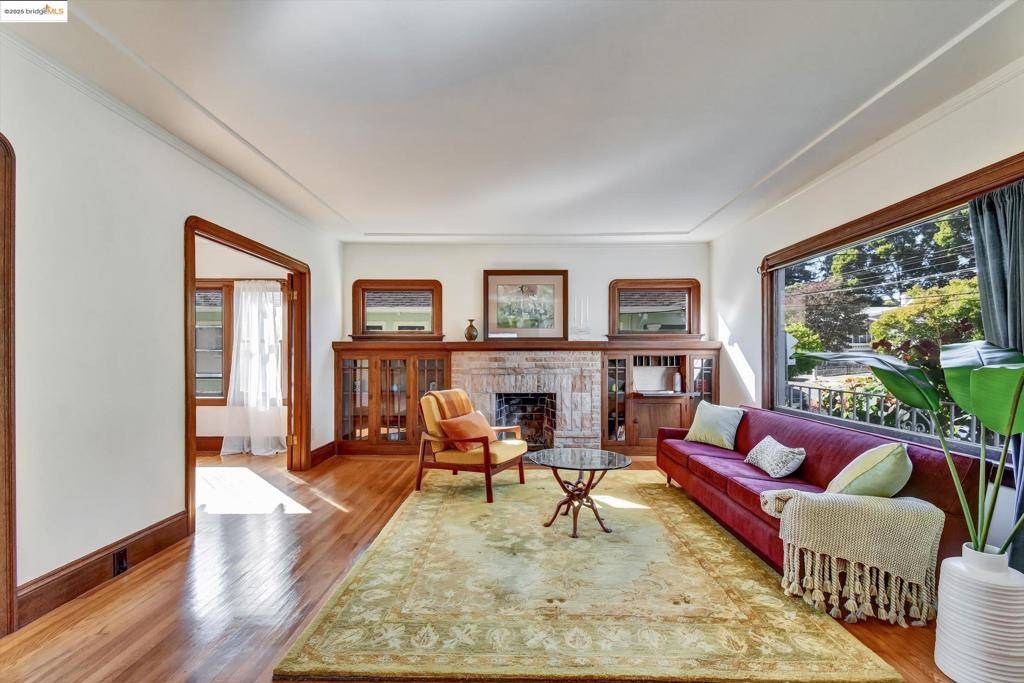 Oakland, CA 94619,5459 Brookdale Ave.