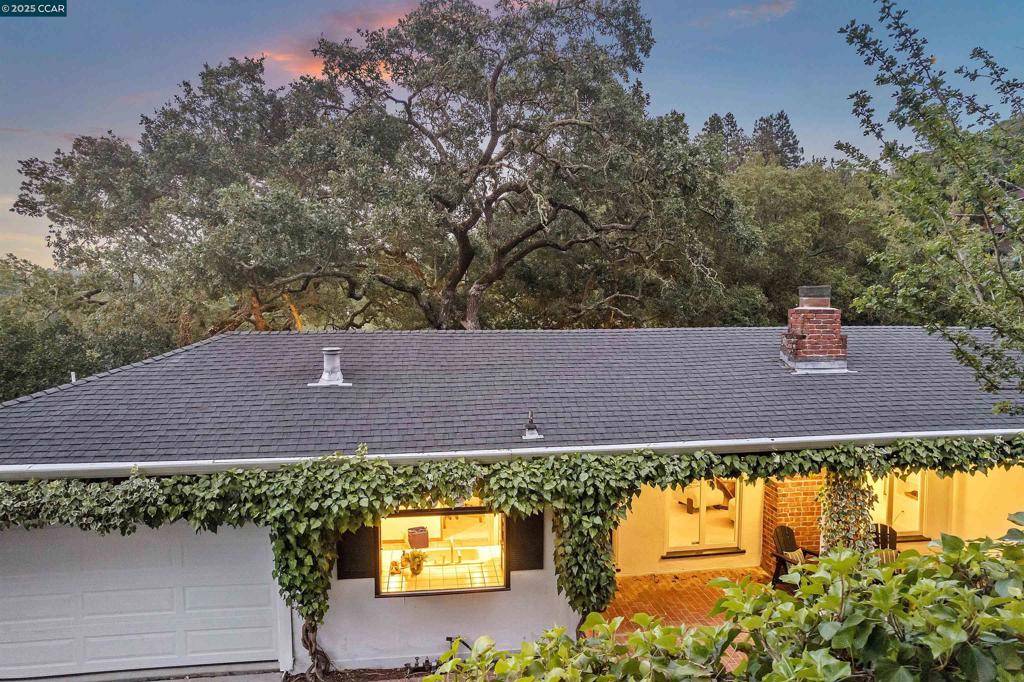 Orinda, CA 94563,35 Claremont Ave