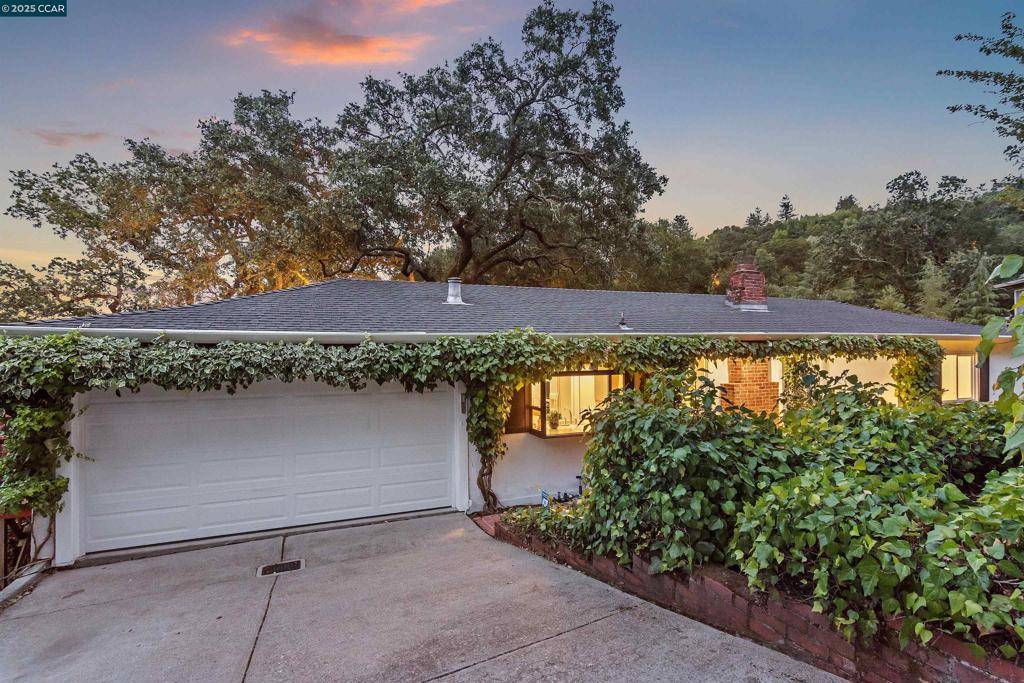 Orinda, CA 94563,35 Claremont Ave