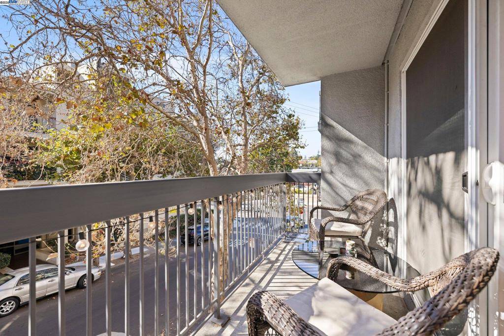 Oakland, CA 94611,150 Pearl St #106