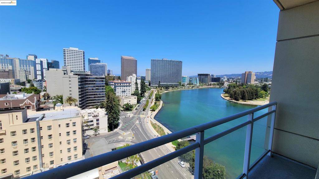 Oakland, CA 94612,1 Lakeside Dr