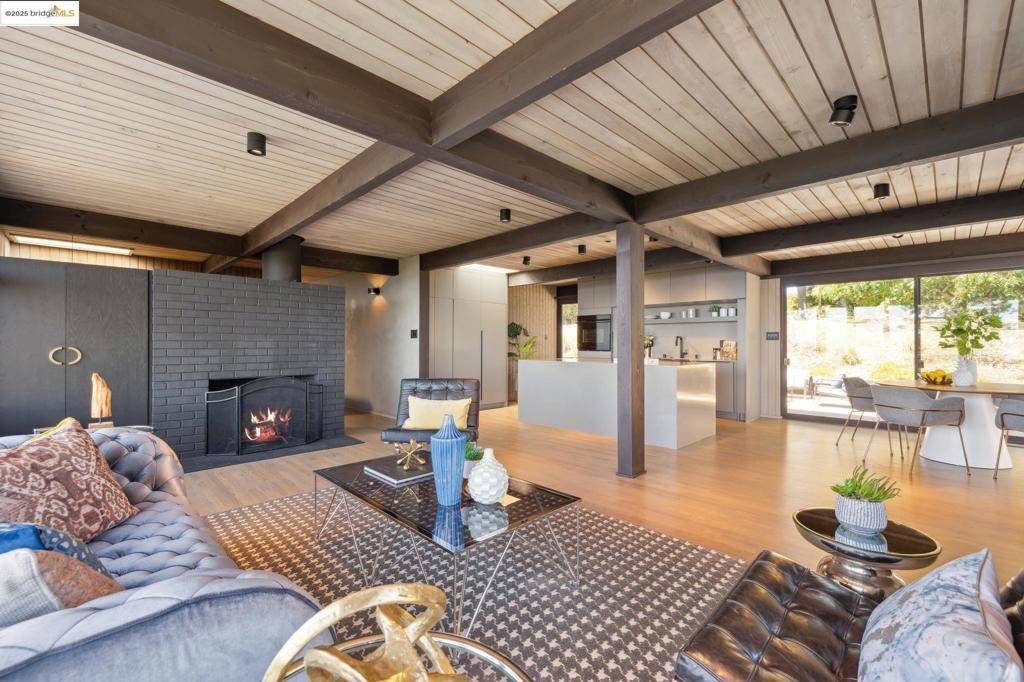 Berkeley, CA 94708,1091 Creston Rd