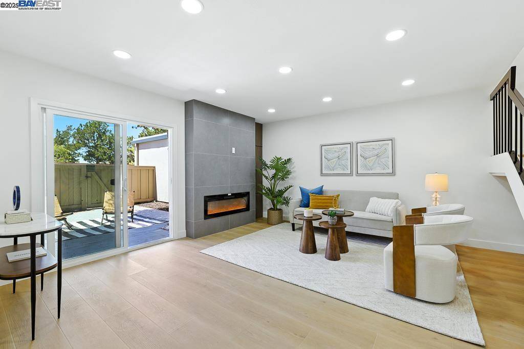 Foster City, CA 94404,739 Aries Ln