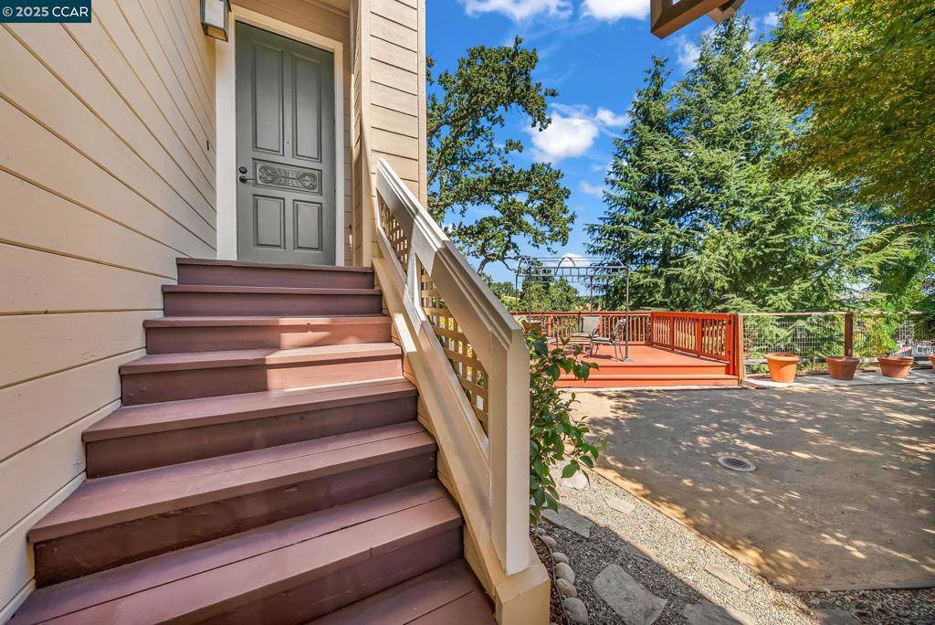 Danville, CA 94526-5622,1618 Brush Creek Place