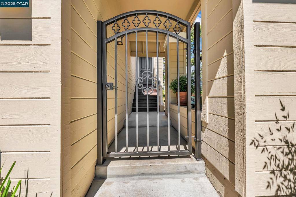Danville, CA 94526-5622,1618 Brush Creek Place