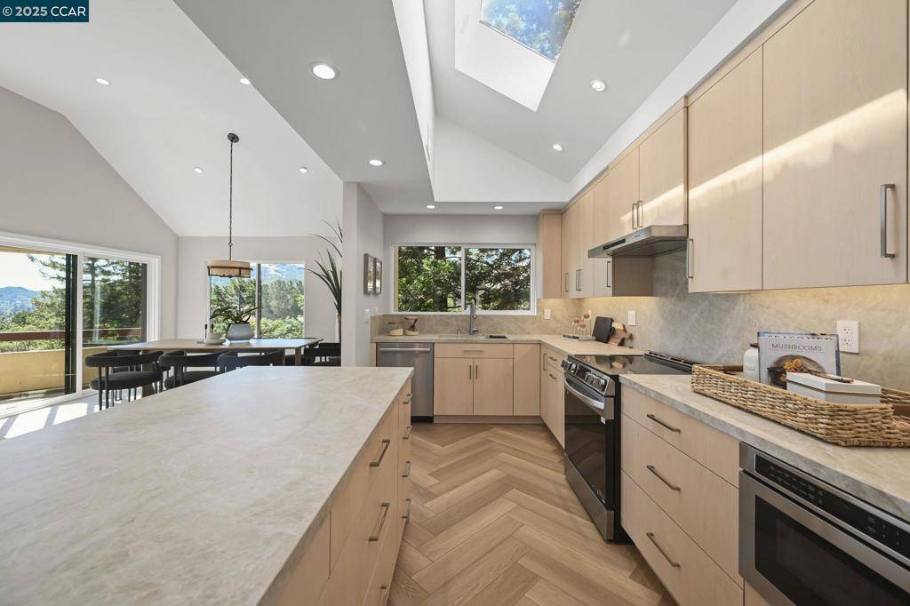 Walnut Creek, CA 94595,1824 Stanley Dollar Dr #4C