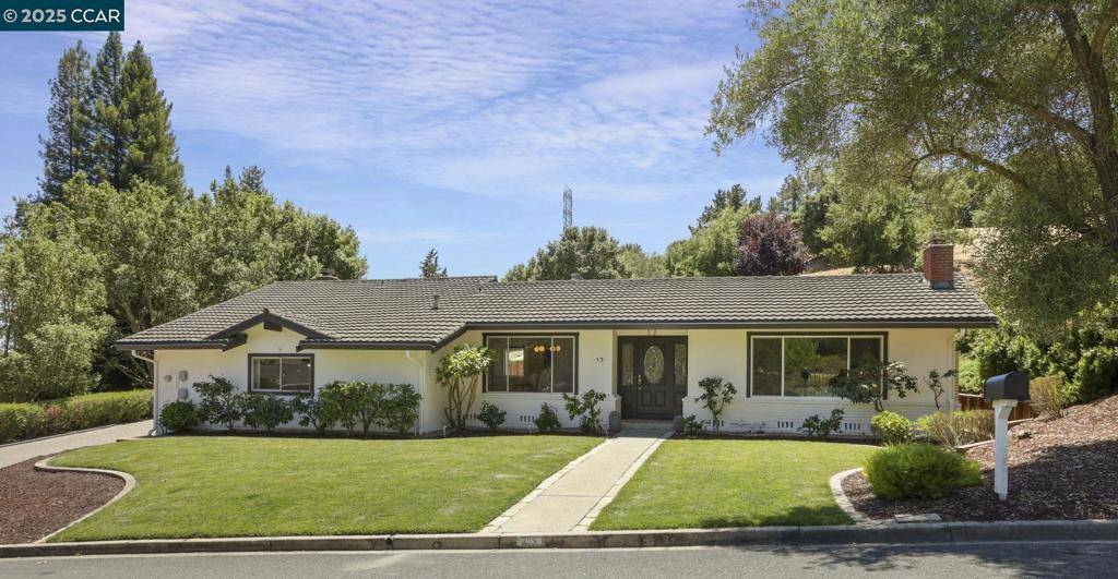 Moraga, CA 94556,15 Ashbrook Place