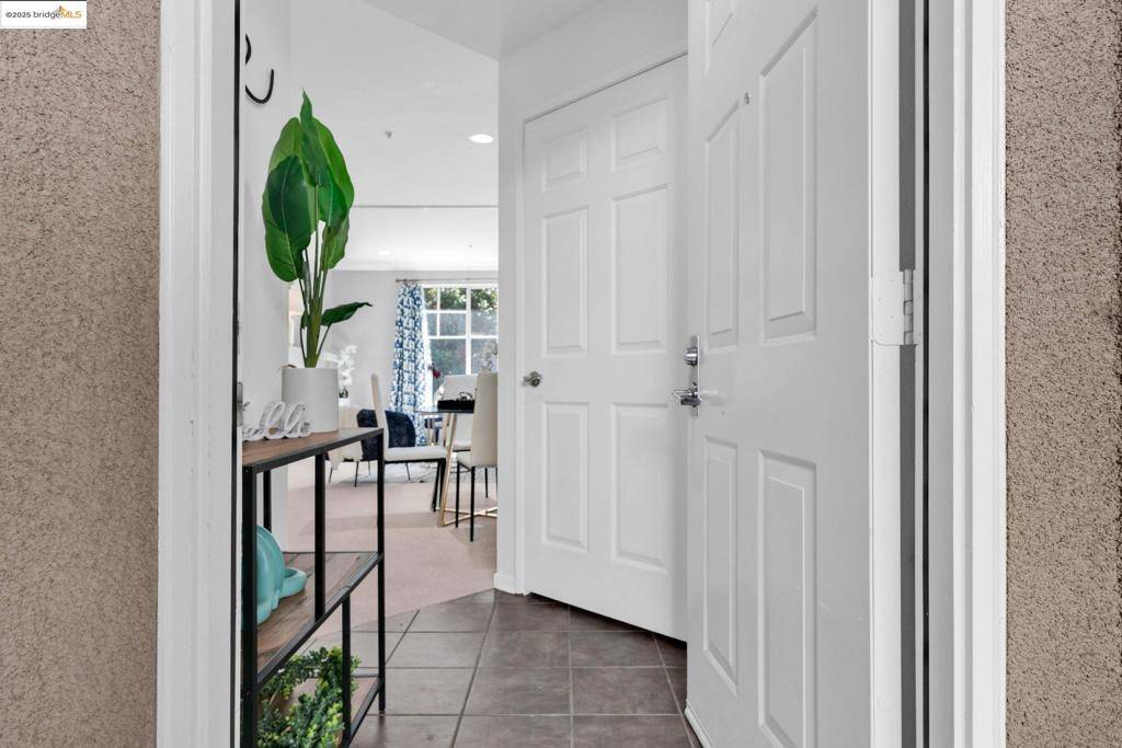Oakland, CA 94618,300 Caldecott #216
