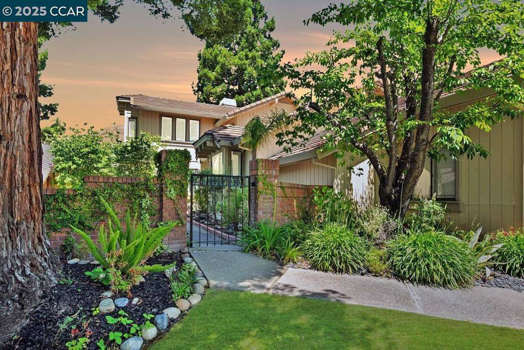 Danville, CA 94506,951 Redwood Dr