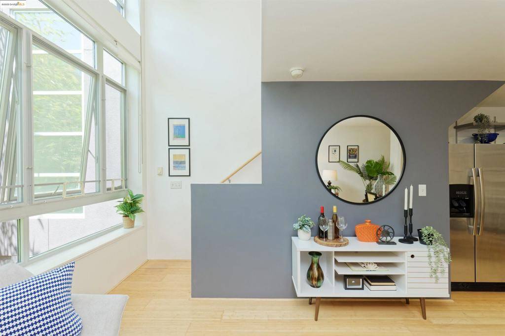 Oakland, CA 94607,Address not disclosed