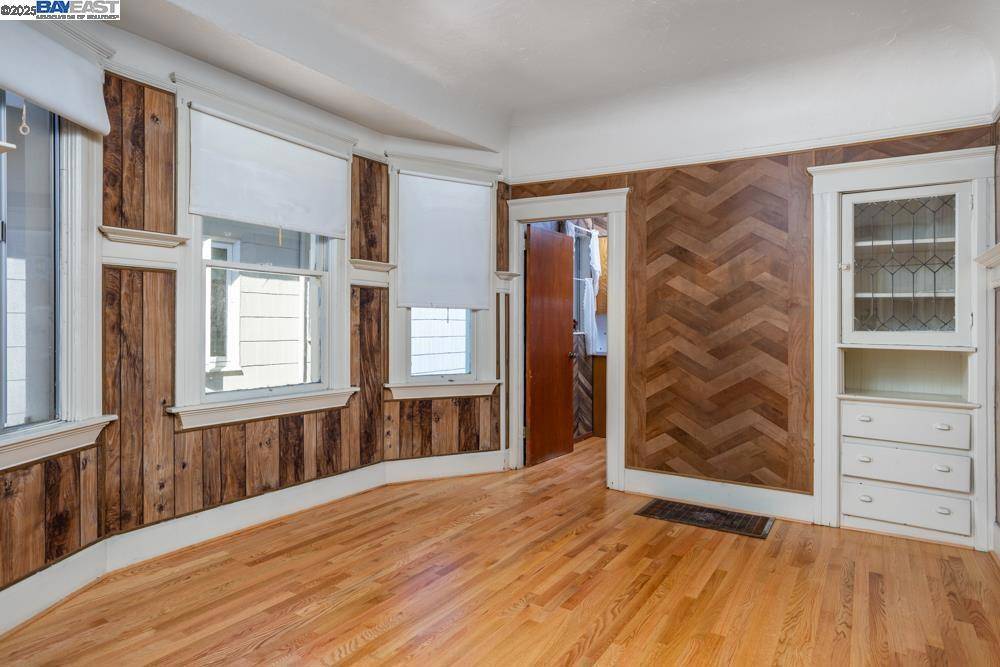 Alameda, CA 94501,1424 Walnut St