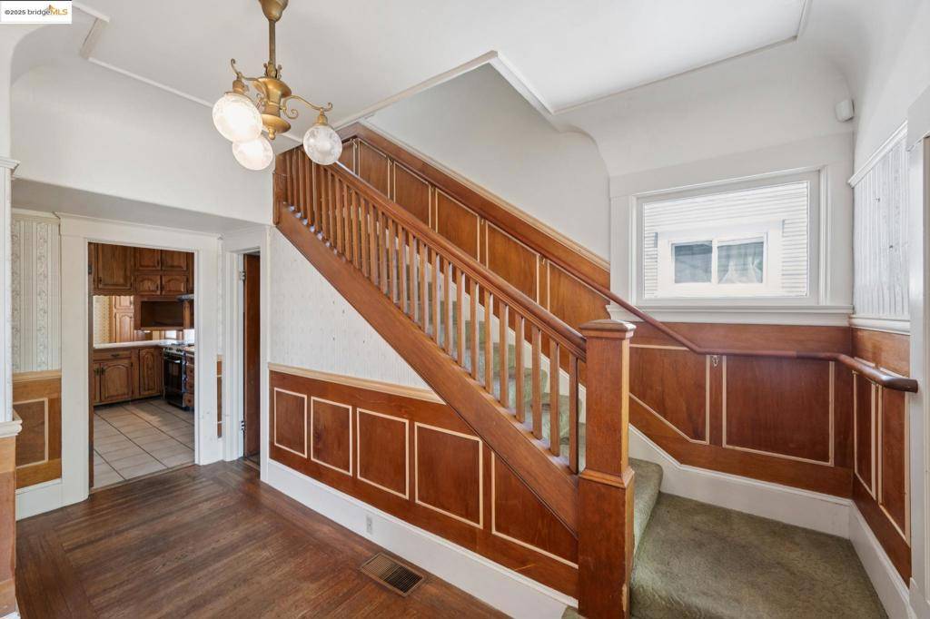 Alameda, CA 94501,1247 Regent St