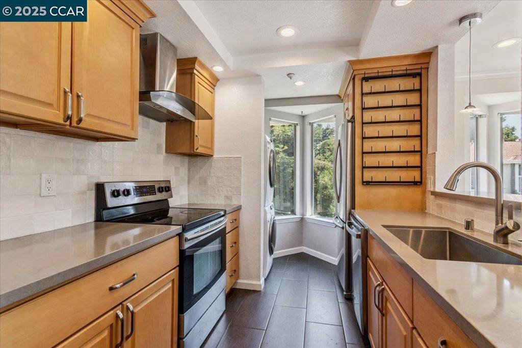 Walnut Creek, CA 94597,2607 Oak Rd #F