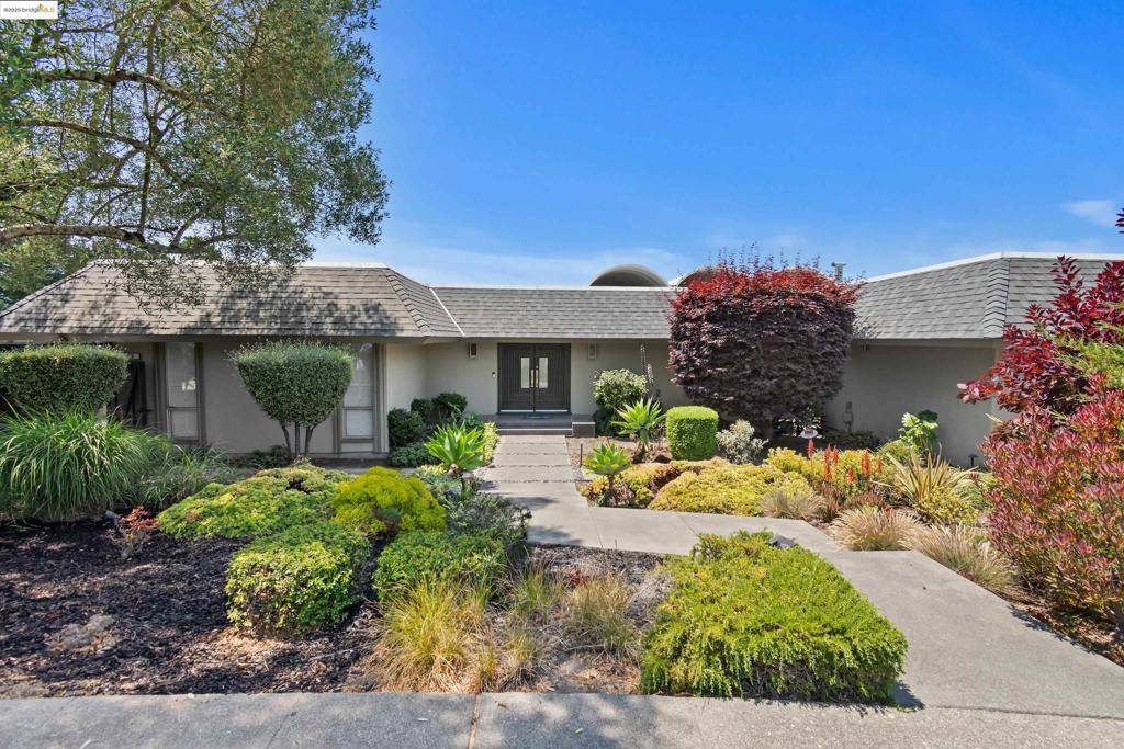 Oakland, CA 94619,15 Bell Waver Way