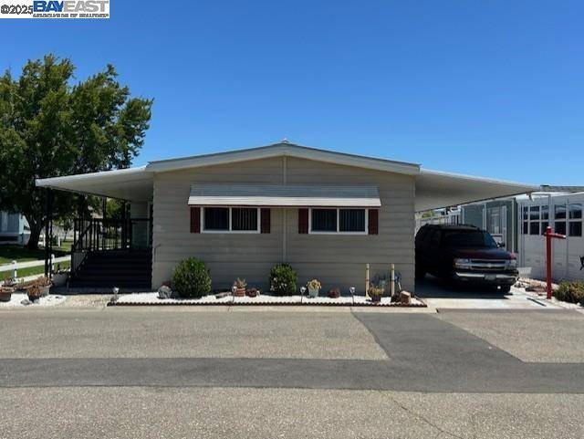Hayward, CA 94544,29046 Rochester Way