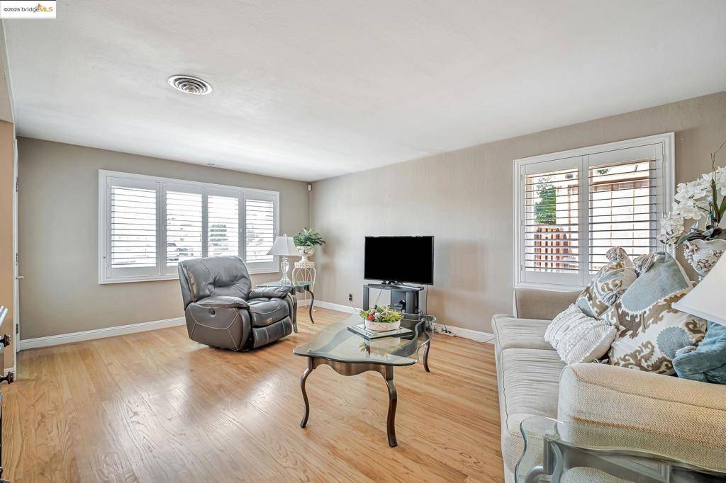 Hayward, CA 94544,581 Fairway Street
