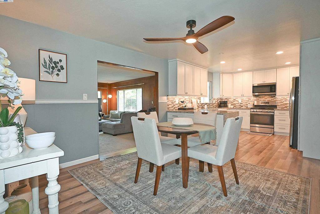 Castro Valley, CA 94546,21287 Kahlert