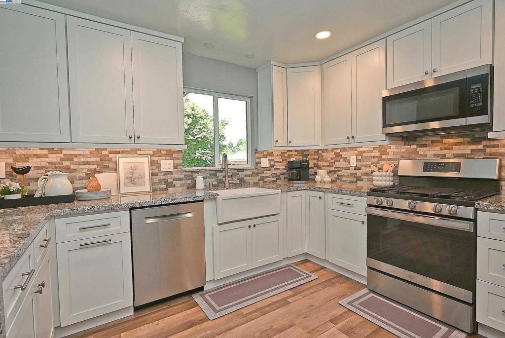 Castro Valley, CA 94546,21287 Kahlert