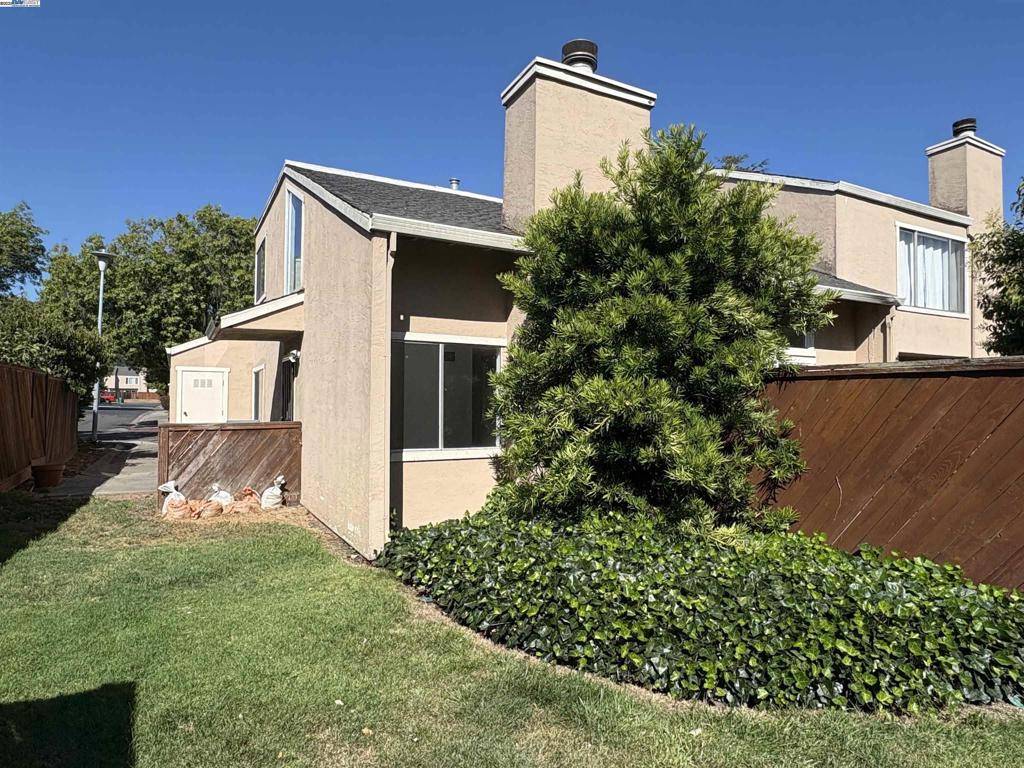 Hayward, CA 94544,27769 Pistachio CT.