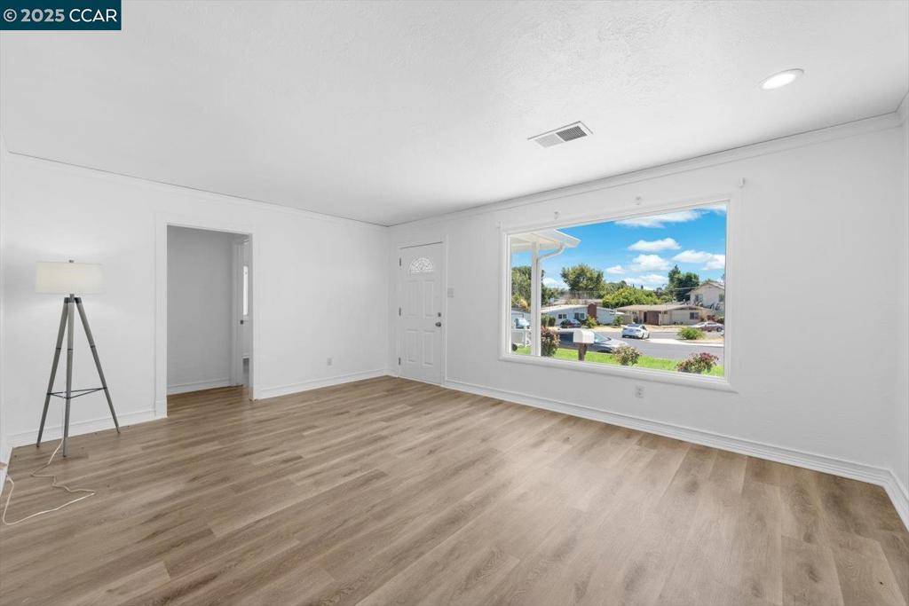 Antioch, CA 94509,29 E Madill St