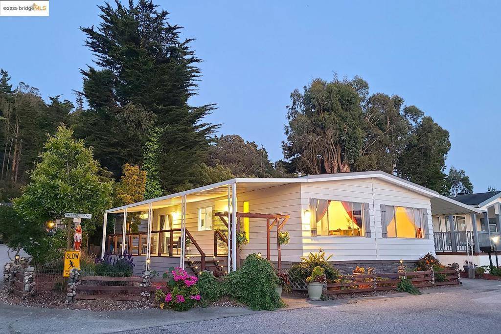 Daly City, CA 94014,94 Shelter Ln