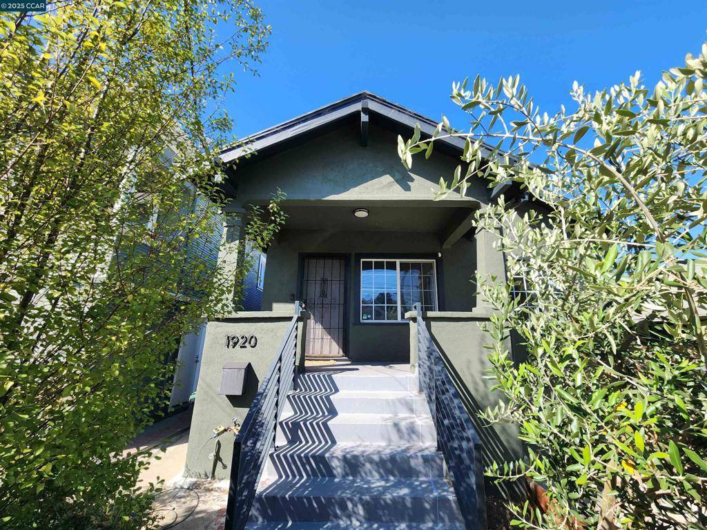 Oakland, CA 94606,1920 E 24th St