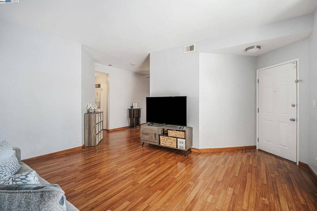 Union City, CA 94587,2920 Flint St #113