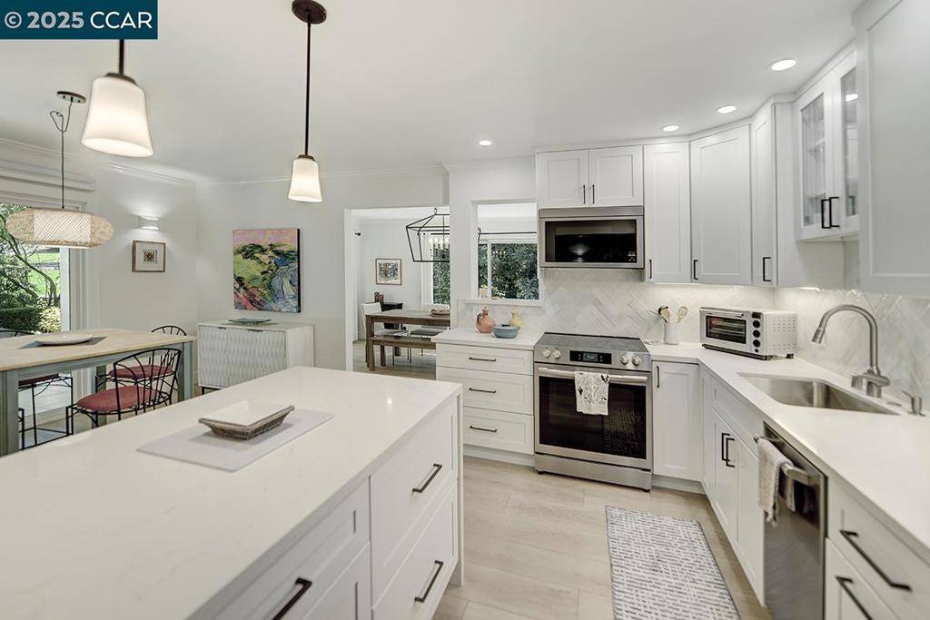 Walnut Creek, CA 94595,3474 Tice Creek Dr #8