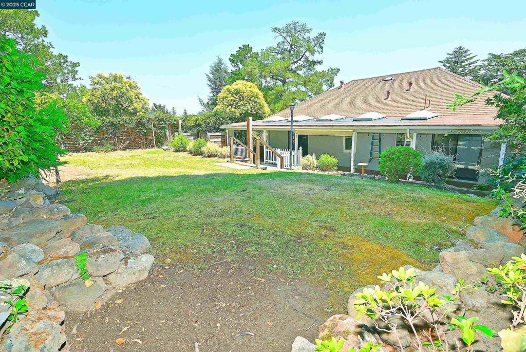 Martinez, CA 94553,3810 CANYON WAY