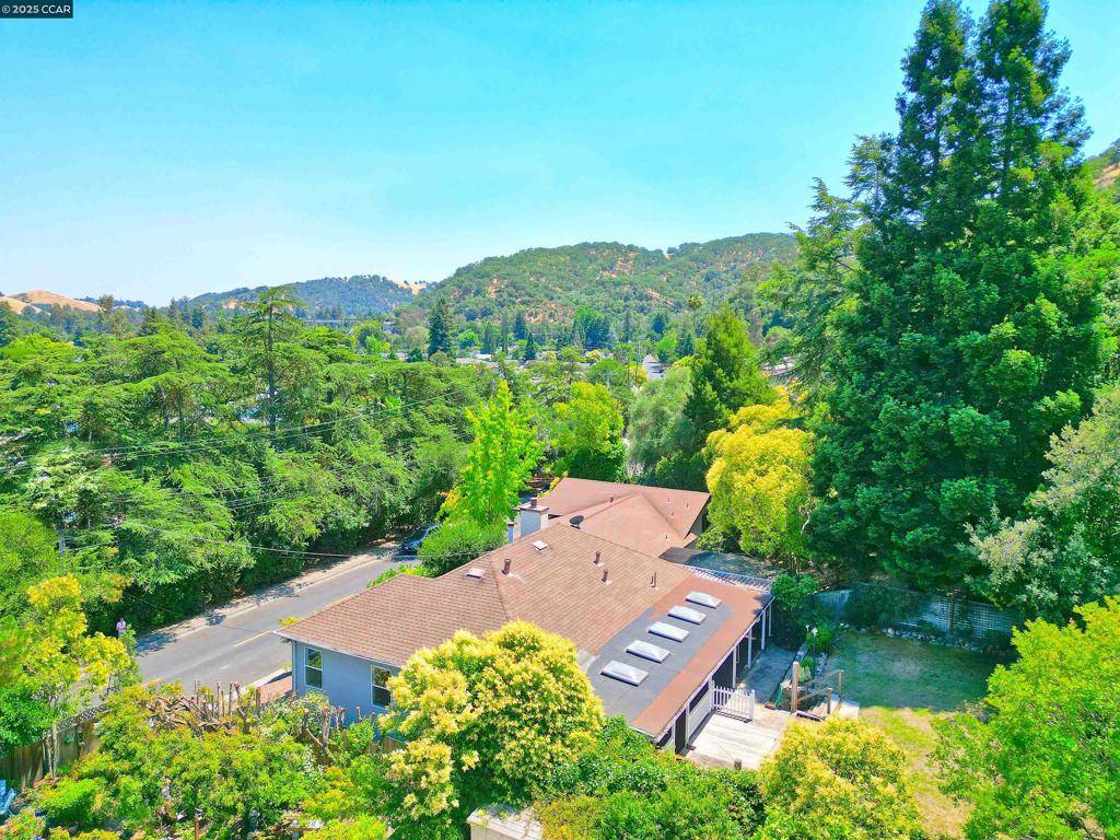 Martinez, CA 94553,3810 CANYON WAY