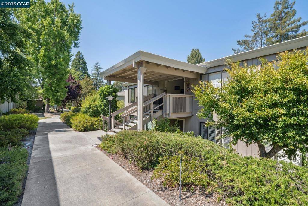 Walnut Creek, CA 94595,1150 Canyonwood Court #4