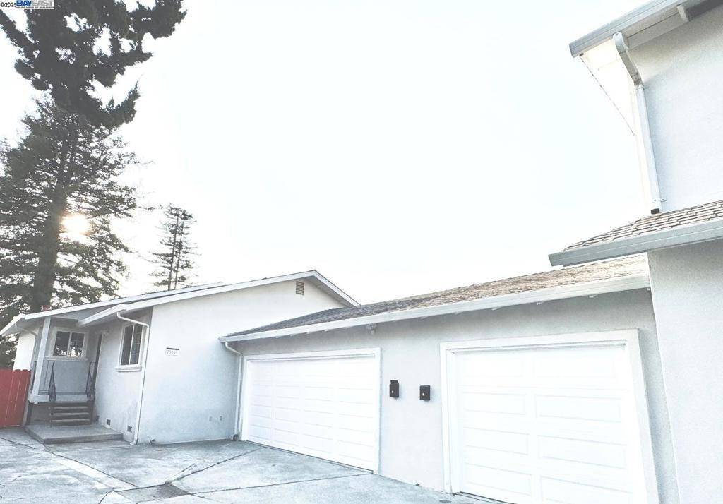 Castro Valley, CA 94546,20595 Center St