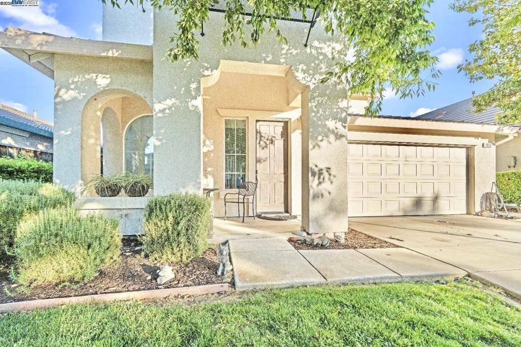 Patterson, CA 95363,9516 Sarazen Ct