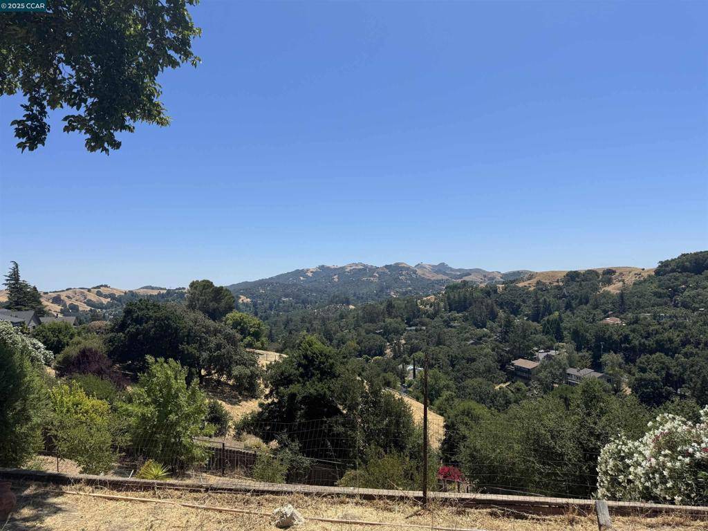 Lafayette, CA 94549,673 Doreen Way