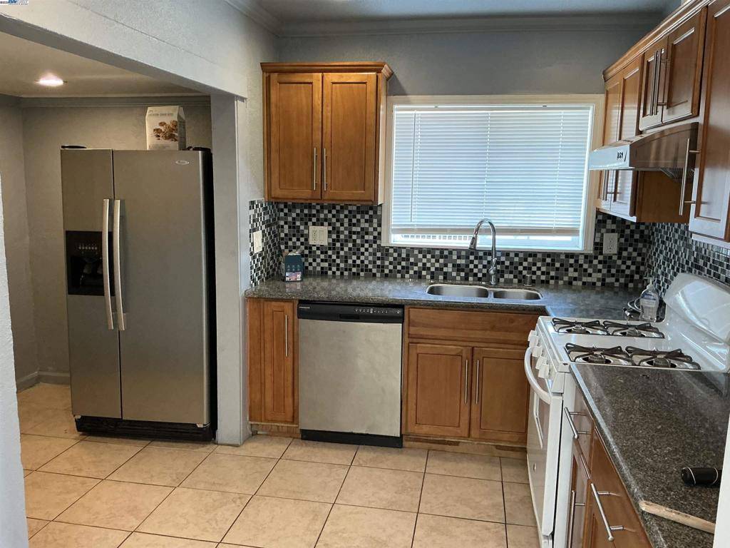 Oakland, CA 94601,1673 51st Ave