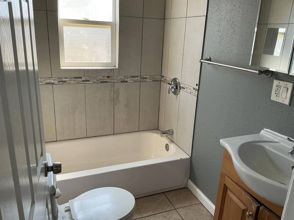 Oakland, CA 94601,1673 51st Ave