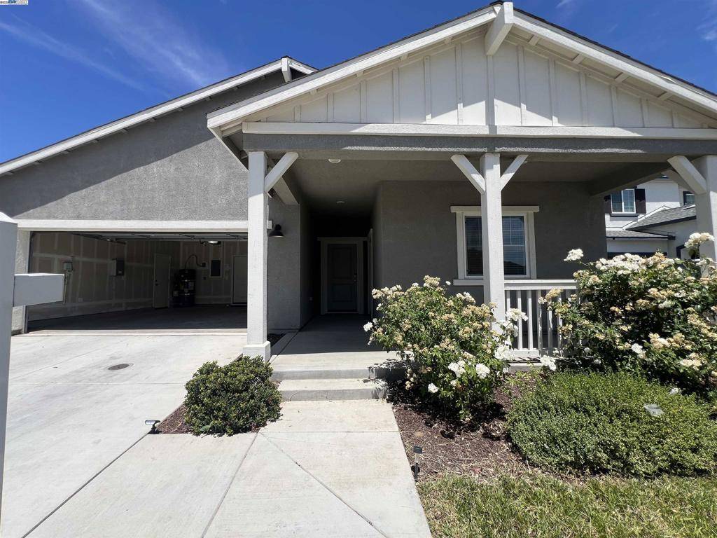 Patterson, CA 95363,935 Grimsby Lane